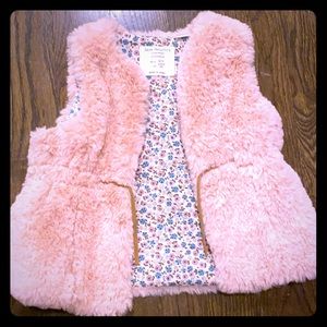 Zara BabyGirl faux fur vest, size 2-3